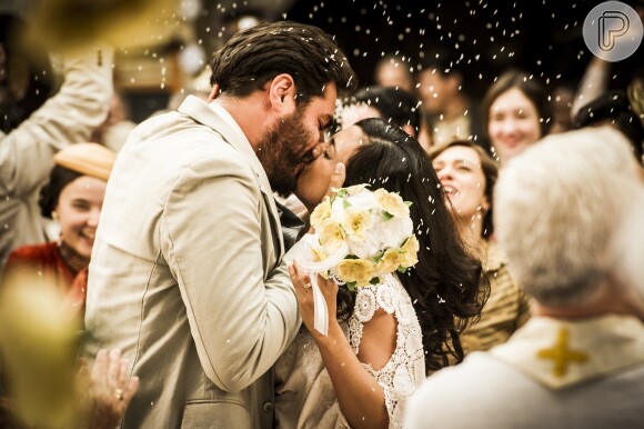 Toni (Thiago Lacerda) e Gaia (Ana Cecília Costa) se casam com uma festa à moda italiana, em 'Joia Rara', em 18 de setembro de 2013