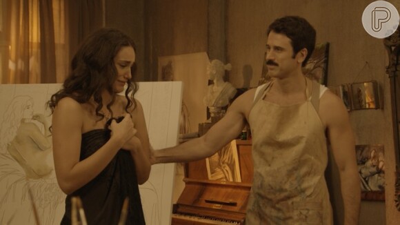 Atualmente, Filomena (Débora Nascimento) está com os cabelos longos na novela 'Êta Mundo Bom'