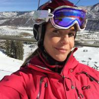 Ivete Sangalo esquia na neve durante as férias em Aspen: 'Tá massa!'. Vídeos!