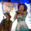 A banda 'Manuela e Seus Amigos' se apresenta no coreto do vilarejo com a preseça de Manuela (Larissa Manoela), na novela 'Cúmplices de um Resgate'