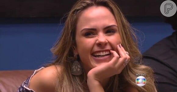 Susana Vieira se diverte com o 'BBB16' e torce para Ana Paula