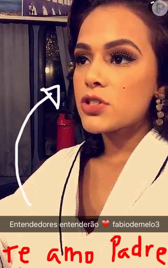 A atriz Bruna Marquezine declarou ser espectadora e fã dos vídeos do padre Fábio de Melo em seu Snapchat