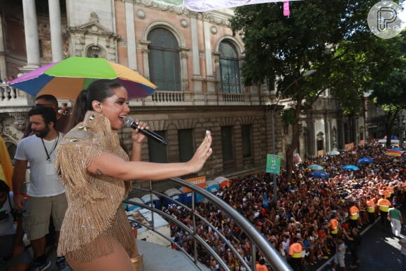 Anitta afirmou que não daria prioridade para a Mocidade e quer desfilar com seu Bloco das Poderosas pelas ruas do Rio no Carnaval 2017