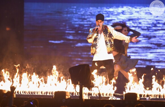  Justin Bieber se apresentou no Brit Awards, em Londres