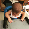 Fernanda Gentil compartilha momento em que o filho, gabriel, de 6 meses, come sua primeira papinha: 'Bem tranquilo'