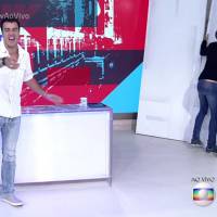 Otaviano Costa derruba parede cenográfica do 'Vídeo Show' ao dançar Anitta