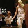 Nesta sexta-feira, 26 de fevereiro de 2016, Flavia Alessandra entregou atitude da filha caçula, Olívia, durante passeio no shopping