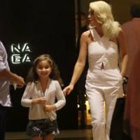 Flavia Alessandra entrega que filha escondeu barriga do paparazzo: 'Fofurice'