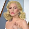 Lady Gaga usa brincos de diamantes no valor de R$ 32 milhões no Oscar 2016, neste domingo, 28 de fevereiro de 2016