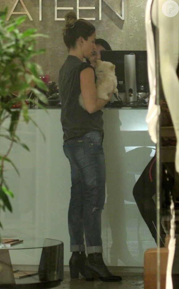 Giovanna Antonelli se diverte em passeio com as filhas gêmeas, Sofia e Antônia, nesta segunda-feira, dia 29 de fevereiro de 2016