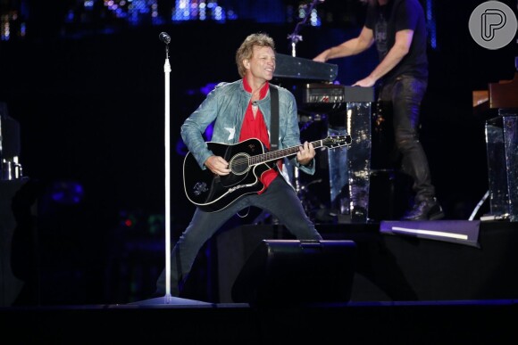Bon Jovi cantou por mais de duas horas