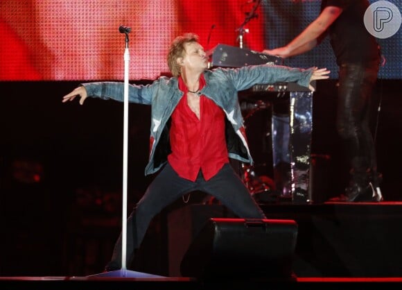 Bon Jovi fez caras e bocas durante apresentação