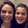 Bruna Marquezine fez vídeo no Snapchat em que aparece trocando de rosto com a irmã, Luana Marquezine