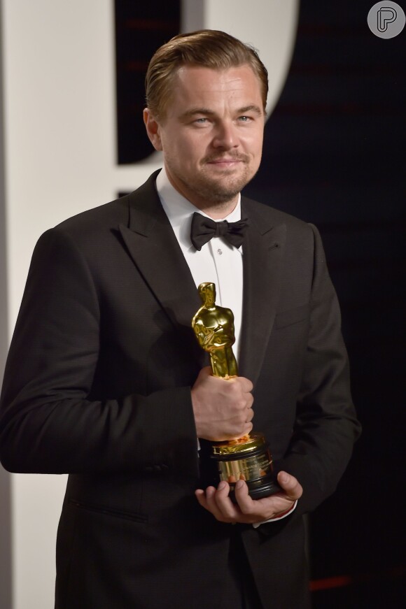 Leonardo DiCaprio quase esqueceu o Oscar em um restaurante, afirma site americano