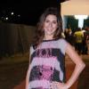 A atriz Fernanda Paes Leme escolheu short e blusa para curtir a sexta noite deshow do Rock in Rio