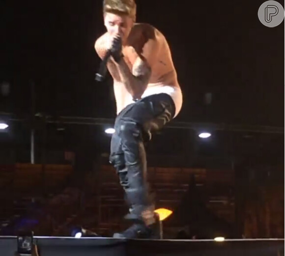 Fã de Justin Bieber critica estilo do cantor: 'Levanta as calças, garoto!'