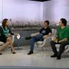 Frejat deu entrevista para a jornalista Ana Paula Araújo, no 'RJTV' 1ª edição, ao lado de Samuel Rosa, nesta segunda-feira, 23 de setembro de 2013