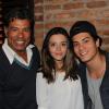 O casal esteve em um restaurante carioca ao lado do ator Maurício Mattar