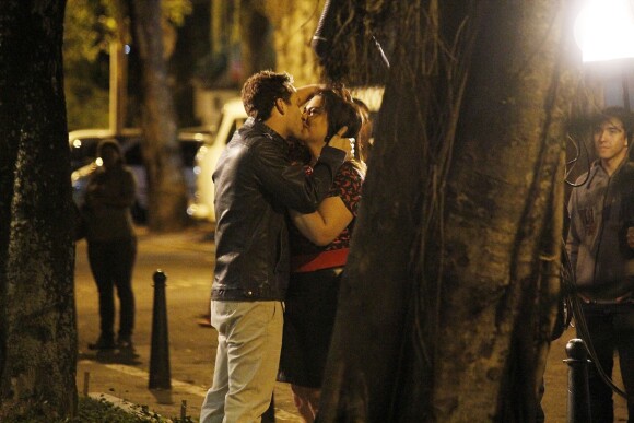 Perséfone (Fabiana Karla) aceita o pedido de casamento de Daniel (Rodrigo Andrade), em 'Amor à Vida'