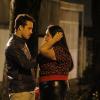 Memos depois das gozações dos amigos, Daniel (Rodrigo Andrade) não desiste de ficar com Perséfone (Fabiana Karla), em 'Amor à Vida'