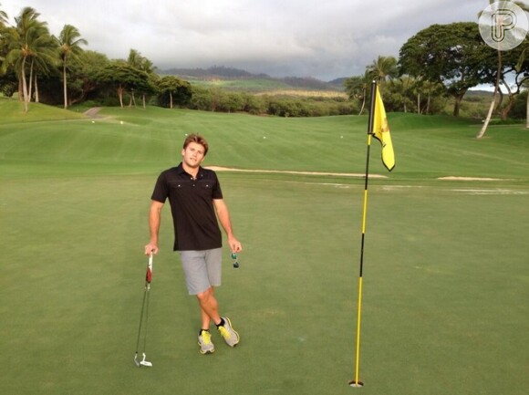 Scott Eastwood possui vários hobbies, entre eles, o golfe