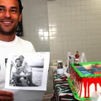 Fred faz aniversário e ganha bolo surpresa do Fluminense