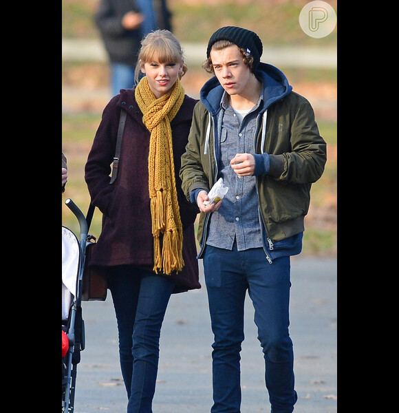 Taylor Swift quer comprar uma casa na Inglaterra para ficar perto do namorado, Harry Styles, em dezembro de 2012