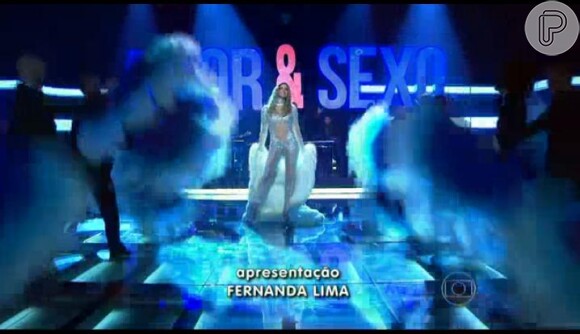 Fernanda Lima não ficou nua, mas cantou na abertura do 'Amor & Sexo'