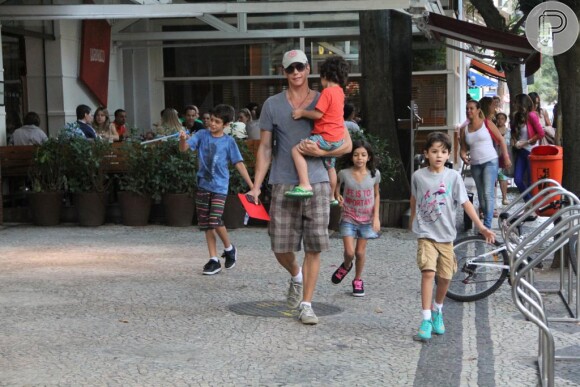 Márcio Garcia passeio com os filhos pelo Rio de Janeiro