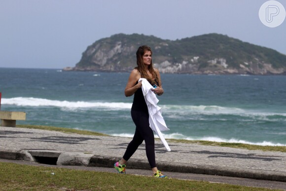 Cristiana Oliveira faz exercício para manter a boa forma