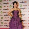 Narjara Turetta investiu em um vestido roxo com babados para conferir o 15º Prêmio Contigo! de Televisão, em maio de 2013, o que não valorizou a sua silhueta