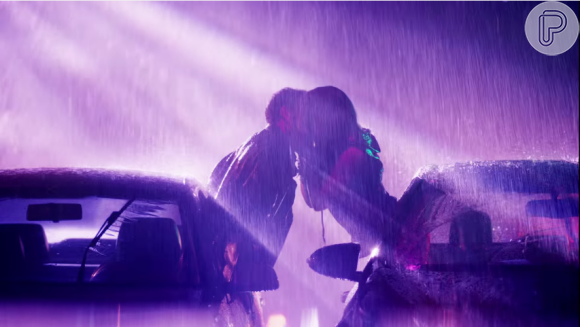 Anitta protagonizou cenas românticas no clipe de 'Cravo e Canela'