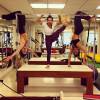Fernanda Souza e Bruna Marquezine treinam pilates juntas