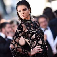 Kendall Jenner rouba cena com look transparente Cavalli no Festival de Cannes