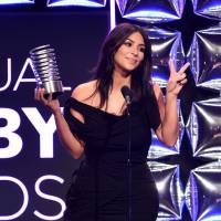 Kim Kardashian ganha o Oscar da Internet e promete: 'Selfies nua até morrer'