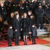 Céline Dion foi ao funeral do marido René Angélil, para a revista americana 'People', com os filhos René-Charles, Nelson e Eddy