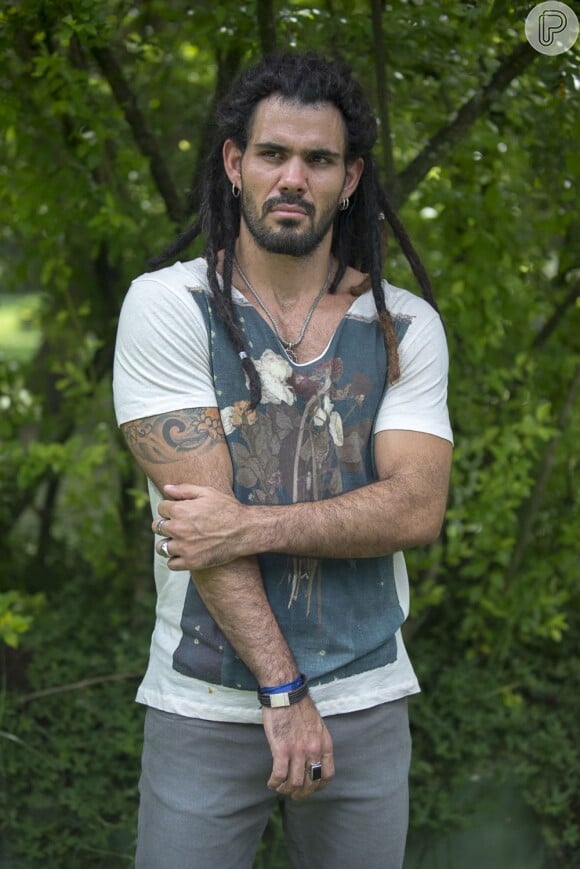 No início de 'Amor à Vida', Ninho (Juliano Cazarré) exibia um visual desleixado, com dreadlocks e barba por fazer