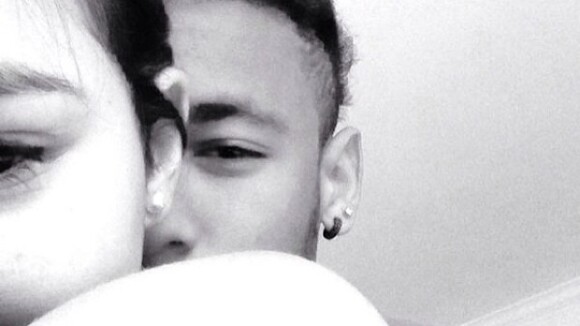 Neymar se declara para Bruna Marquezine com música romântica do cantor Belo