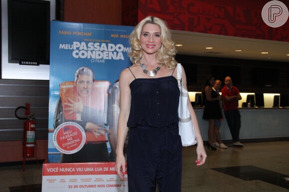Leticia Spiller prestigia pré-estreia do filme 'Meu Passado me Condena', no Rio