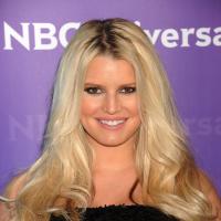 Jessica Simpson confirma gravidez e posta foto da 'irmã mais velha' do novo bebê