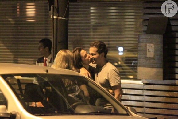 Guilhermina Guinle beija o marido, Leonardo Antonelli