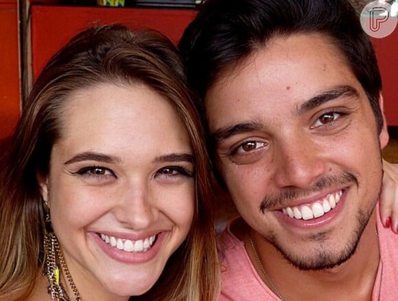 Juliana Paiva formou par romântico com Rodrigo Simas em 'Malhação'