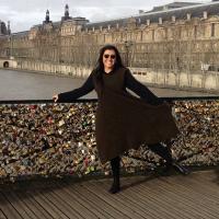 Regina Casé, apresentadora do 'Esquenta', mostra fotos das férias na França