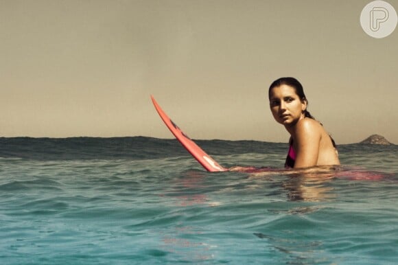 Maya Gabeira se acidentou na Praia do Norte, na região de Nazaré, em Portugal. Na ocasião, a surfista caiu da prancha e estava inconsciente quando foi retirada da água por um jet ski