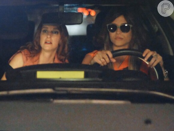 Lili (Juliana Paiva) e Priscila (Laila Zaid) seguem William (Thiago Rodrigues), em cena de 'Além do Horizonte', em 11 de novembro de 2013