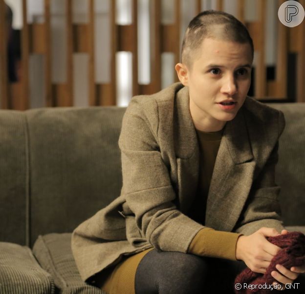 Bianca Comparato aparece de cabeça raspada no último episódio de sua personagem em 'Sessão de Terapia', do GNT