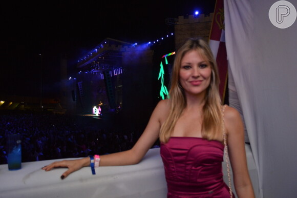 Ellen Jabour prestigia o festival de música eletrônica 'King Festival', em Recife, que contou com shows do DJ Hardwell e da dupla australiana Nervo