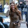 Kate Middleton já foi flagrada diversas vezes usando a bota de carmurça marrom da marca Aquatalia