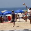 Rodrigo Hilbert ainda jogou vôlei na areia da praia do Leblon, no Rio de Janeiro