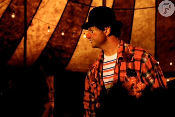 Selton Mello é visto em cena do filme 'O Palhaço', no qual foi o protagonista e o diretor; o longa-metragem deu muitos prêmios ao ator durante o ano de 2012